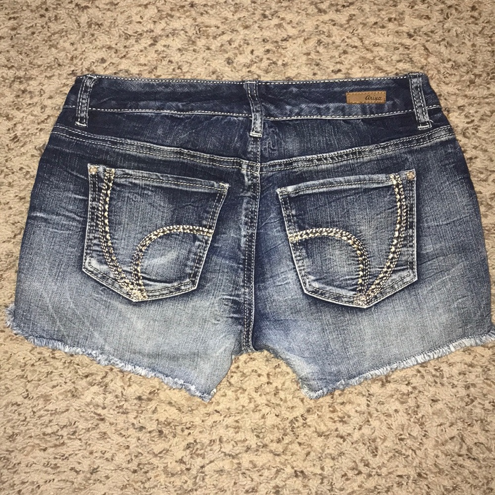 Ariya Jean Shorts - Picture 3 of 3